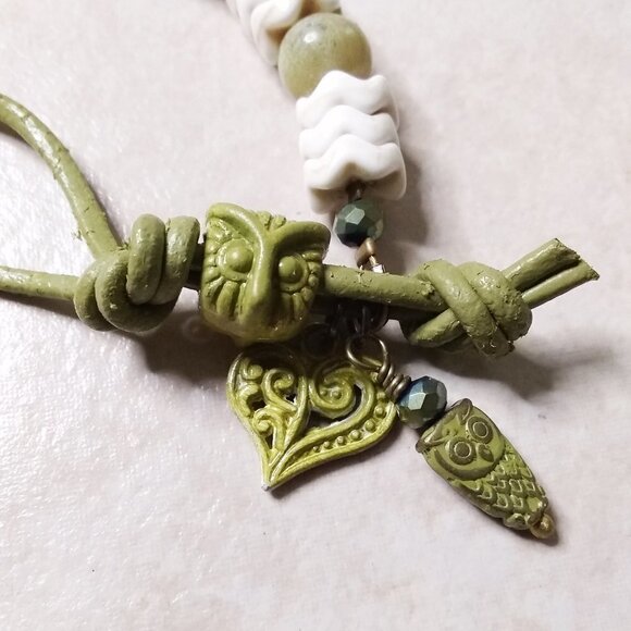 Owl Bracelet! Easy Close Button Closure! 3 Wise Owls! Fire Agates + Stone Beads - Picture 3 of 10